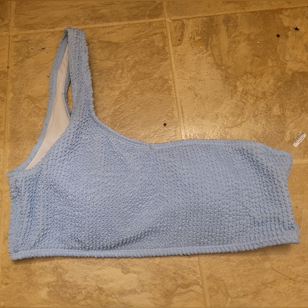 Bikini Tops Size Medium - Picture 11 of 13